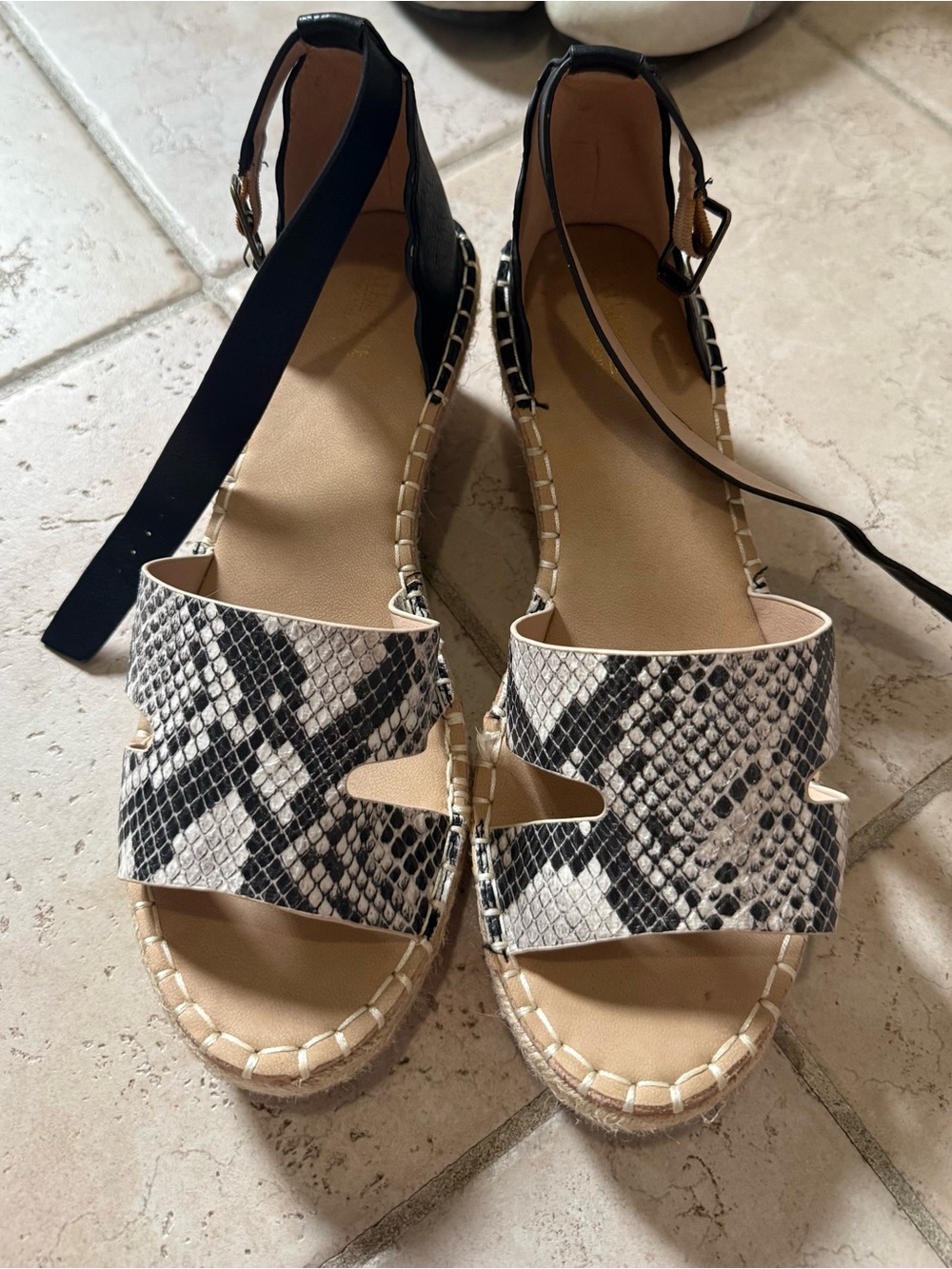 Catherine Malandrino Black & Cream Snake-Print Espadrille Wedges